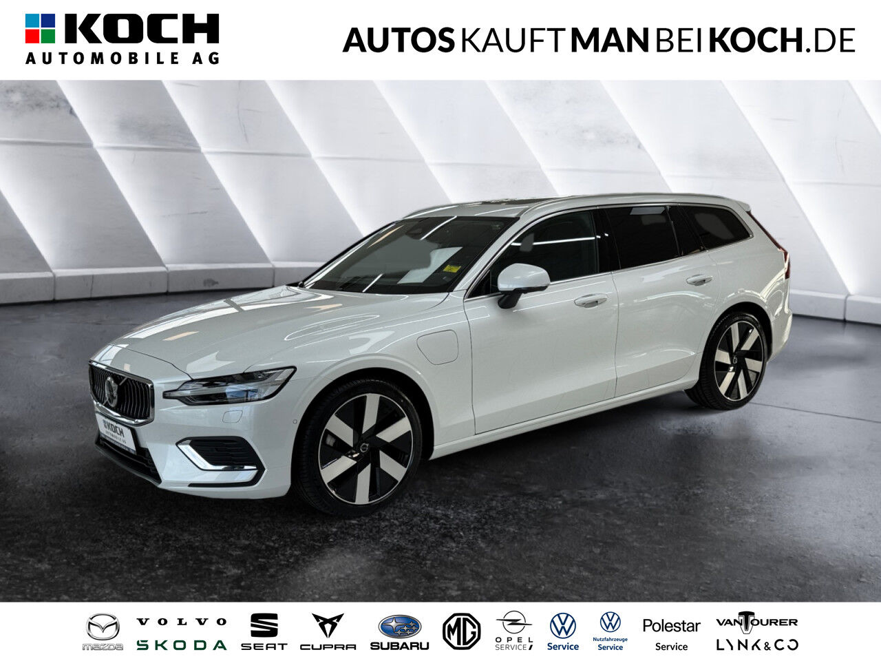 VOLVO V60 T6 Plug-In AWD Plus BLIS ACC 360° PANO Allrad