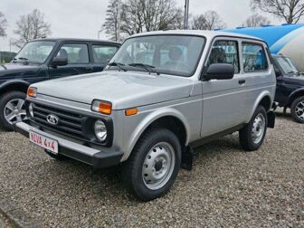 Fahrzeug LADA Niva undefined