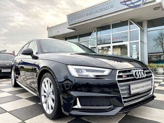 Fahrzeug AUDI S4 undefined
