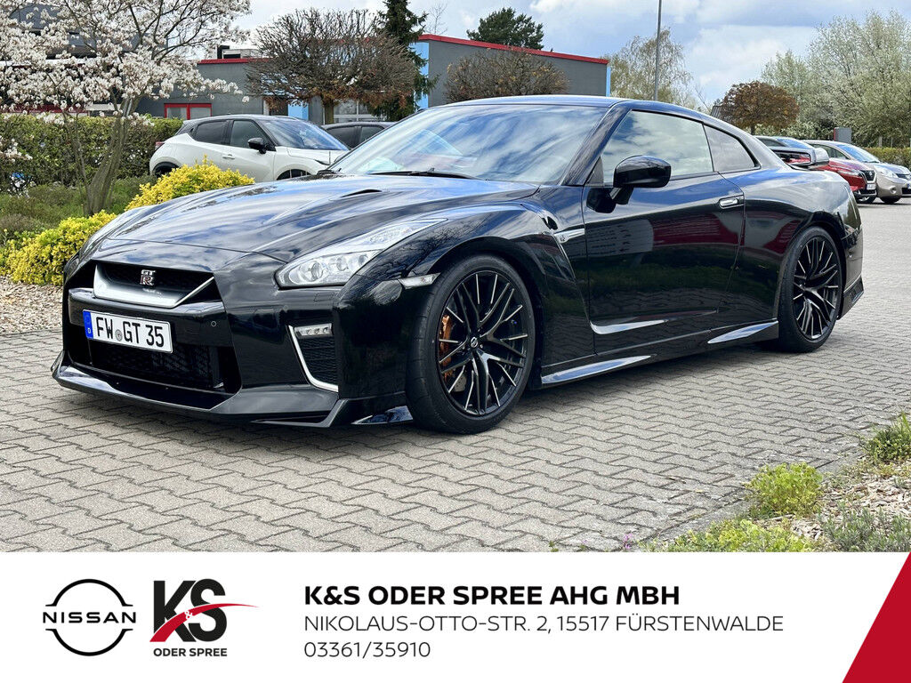 NISSAN GT-R